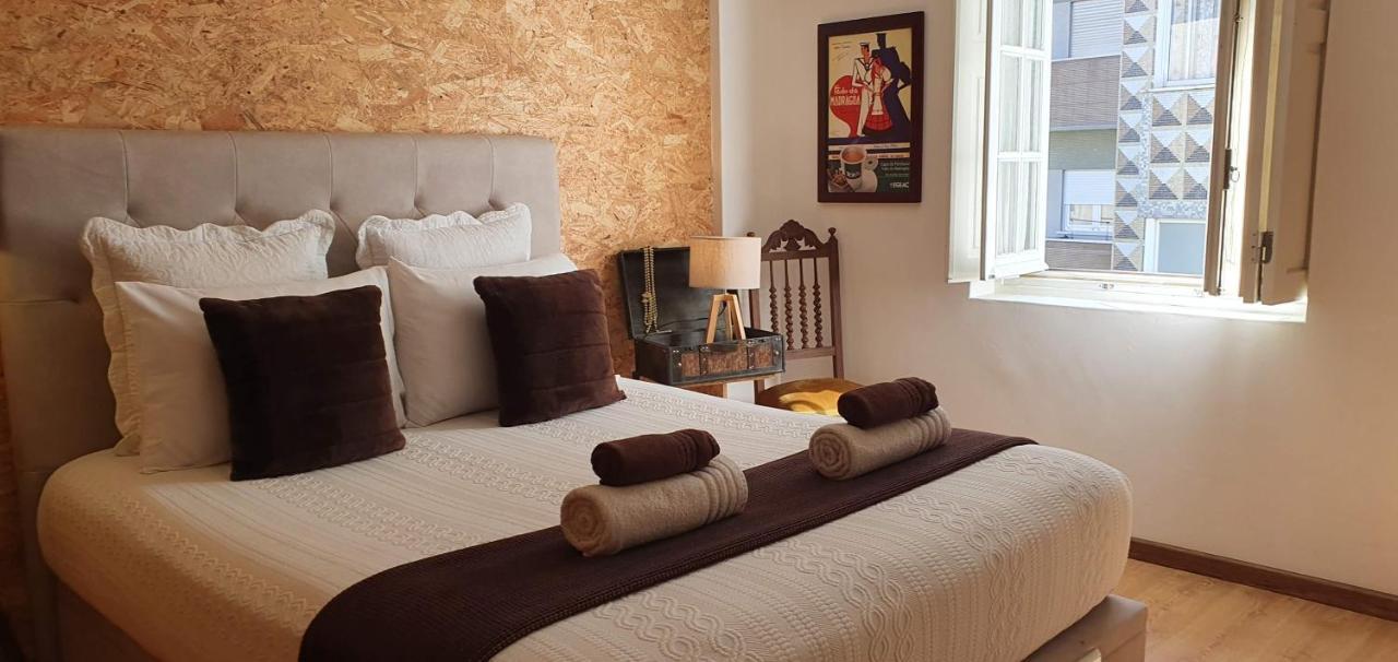 Casa Do Criativo Bed&Breakfast Almada Luaran gambar