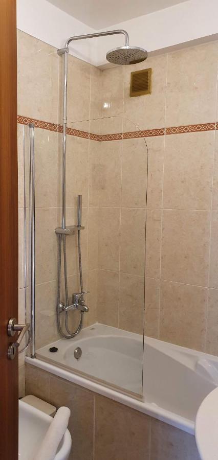 Casa Do Criativo Bed&Breakfast Almada Luaran gambar