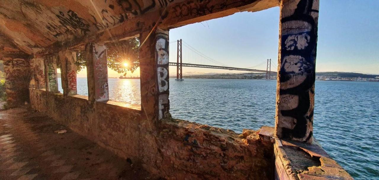 Casa Do Criativo Bed&Breakfast Almada Luaran gambar
