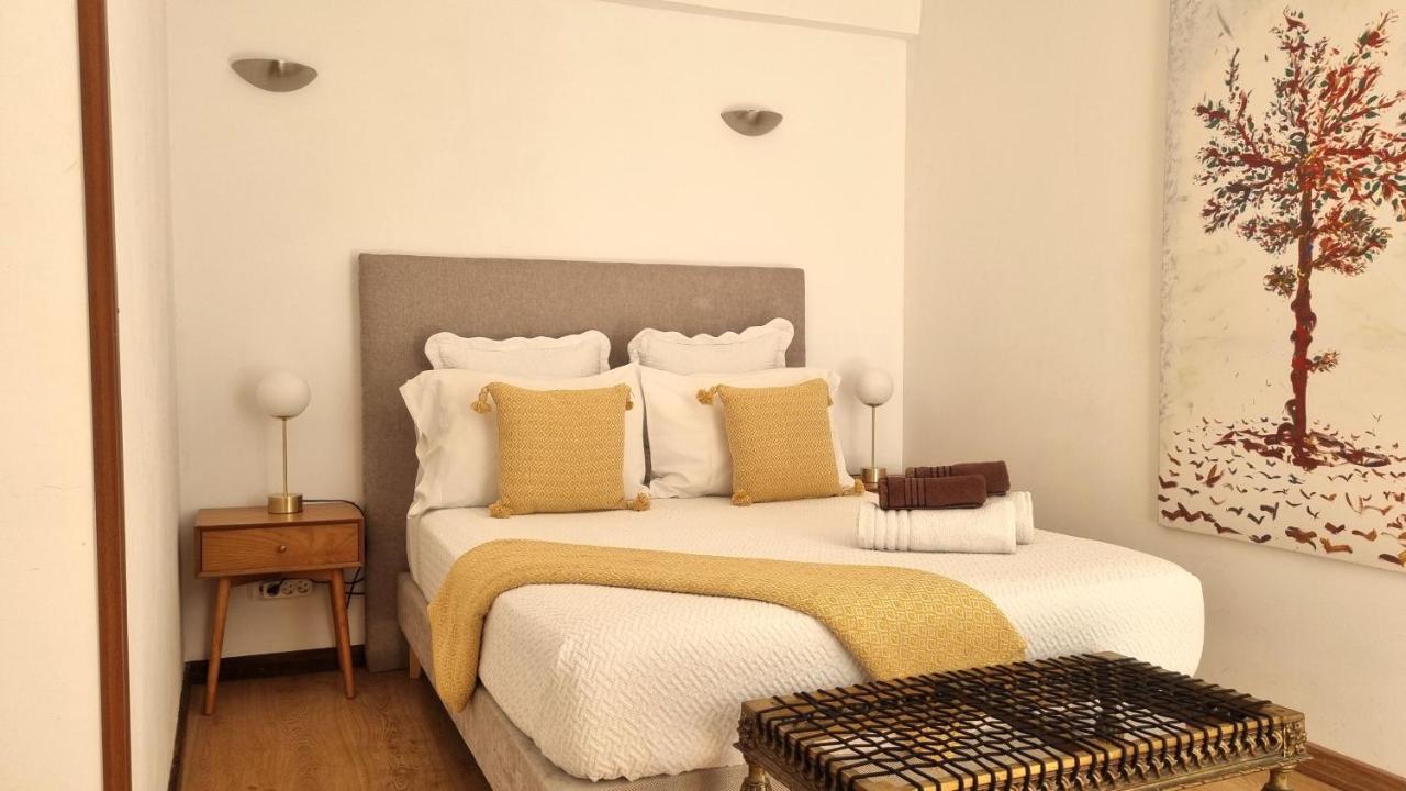 Casa Do Criativo Bed&Breakfast Almada Luaran gambar