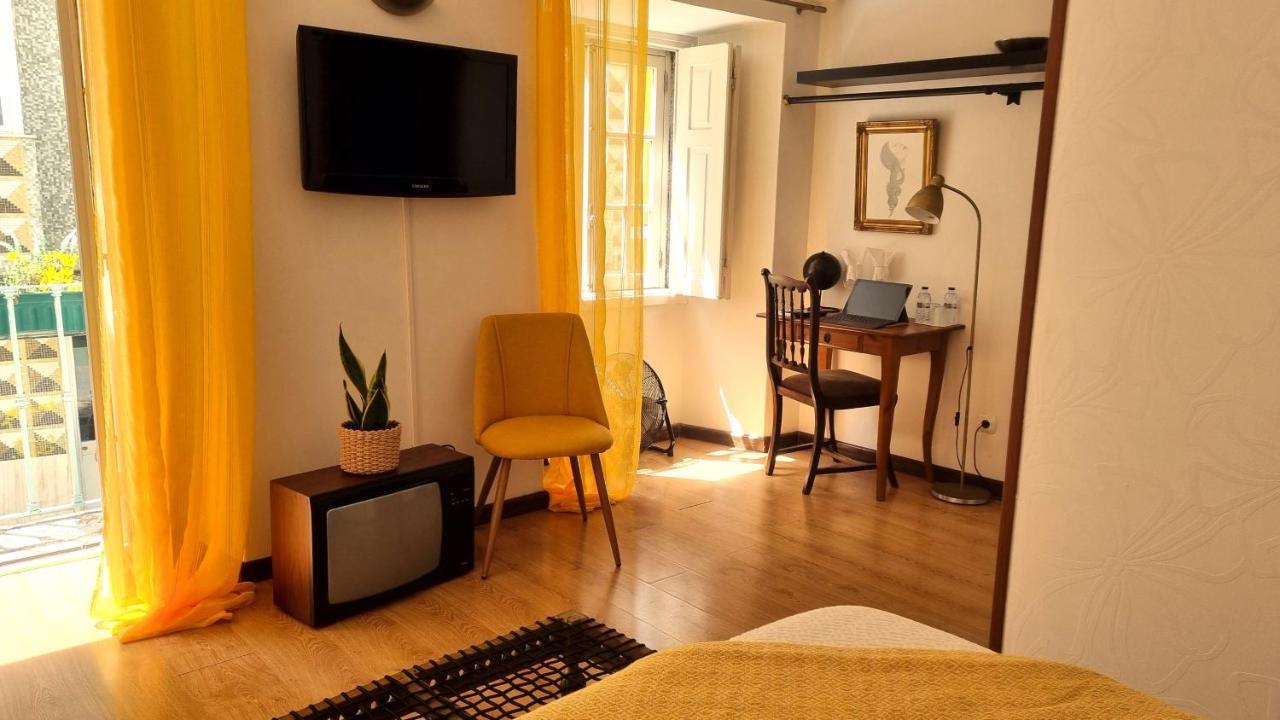 Casa Do Criativo Bed&Breakfast Almada Luaran gambar